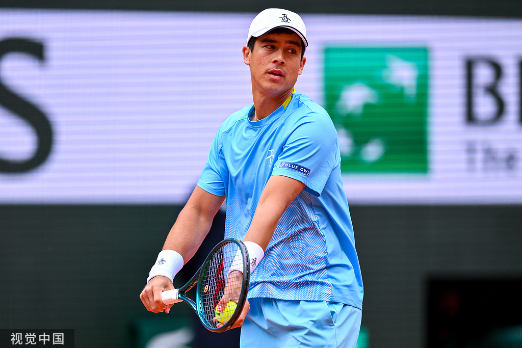 九游网页版-德约科维奇重要时刻夺冠，C9带队取胜！观众掌声雷动