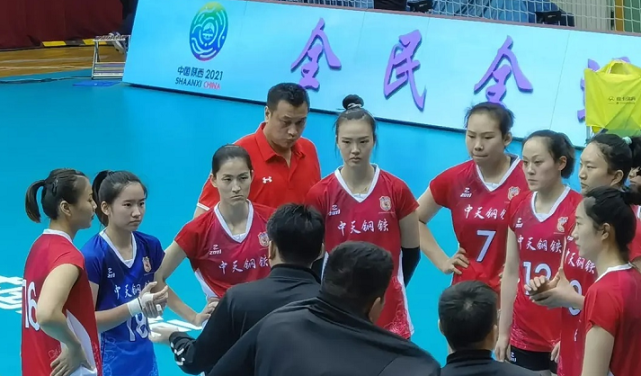 田径赛场再起风云：徽州青龙队击败蓬莱火狐队，脚步移动更到位禁区内连续解围